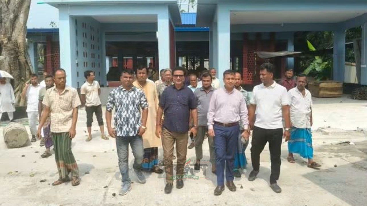 মনিরামপুর ইউএনও মহোদয় এর রোহিতা বাজার পরিদর্শন 